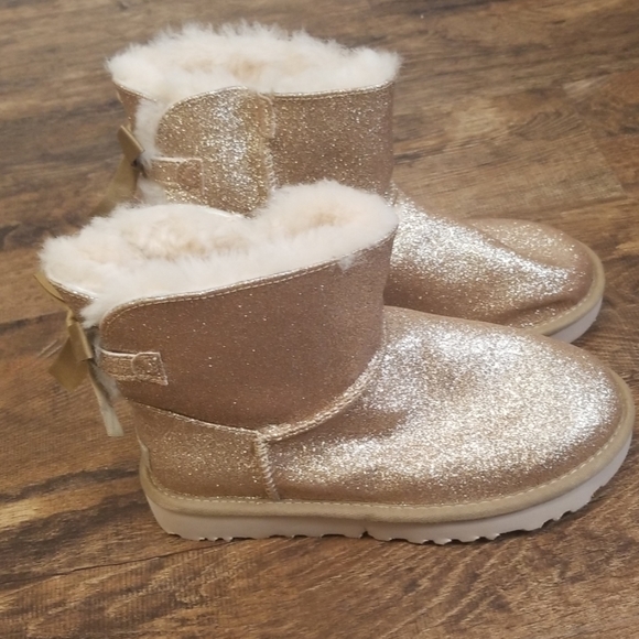 UGG Women's Classic Mini Bow Cosmos Boots - Picture 4 of 5